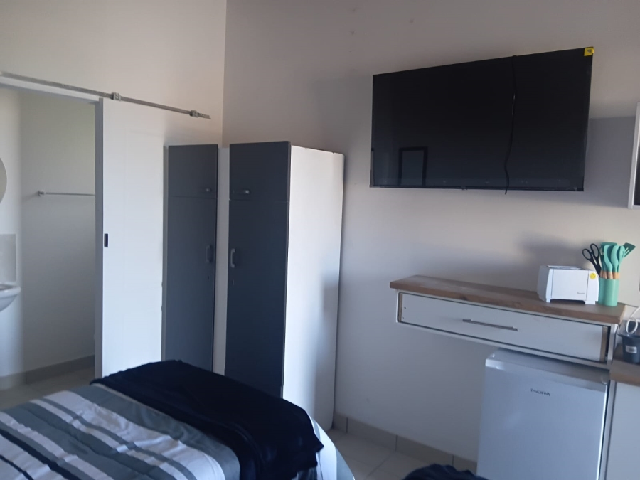 To Let 1 Bedroom Property for Rent in Dana Bay Western Cape